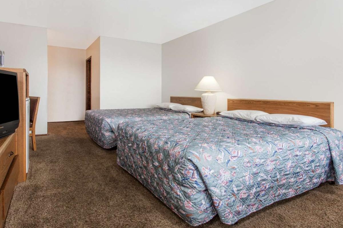 Knights Inn Boardman Esterno foto